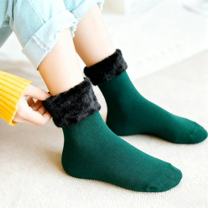 ✦5 Pairs Thick Fleece‑Lined Snow Socks, Cozy Thermal Winter Socks